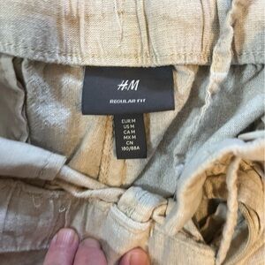 H&M men’s shorts. Beige linen, size medium.